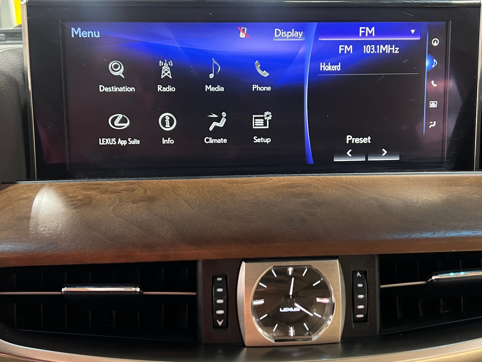 Thumbnail: 2019 Lexus LX - 3