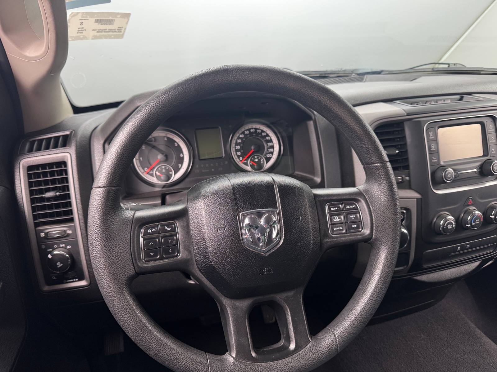 Thumbnail: 2019 RAM 1500 Classic - 4