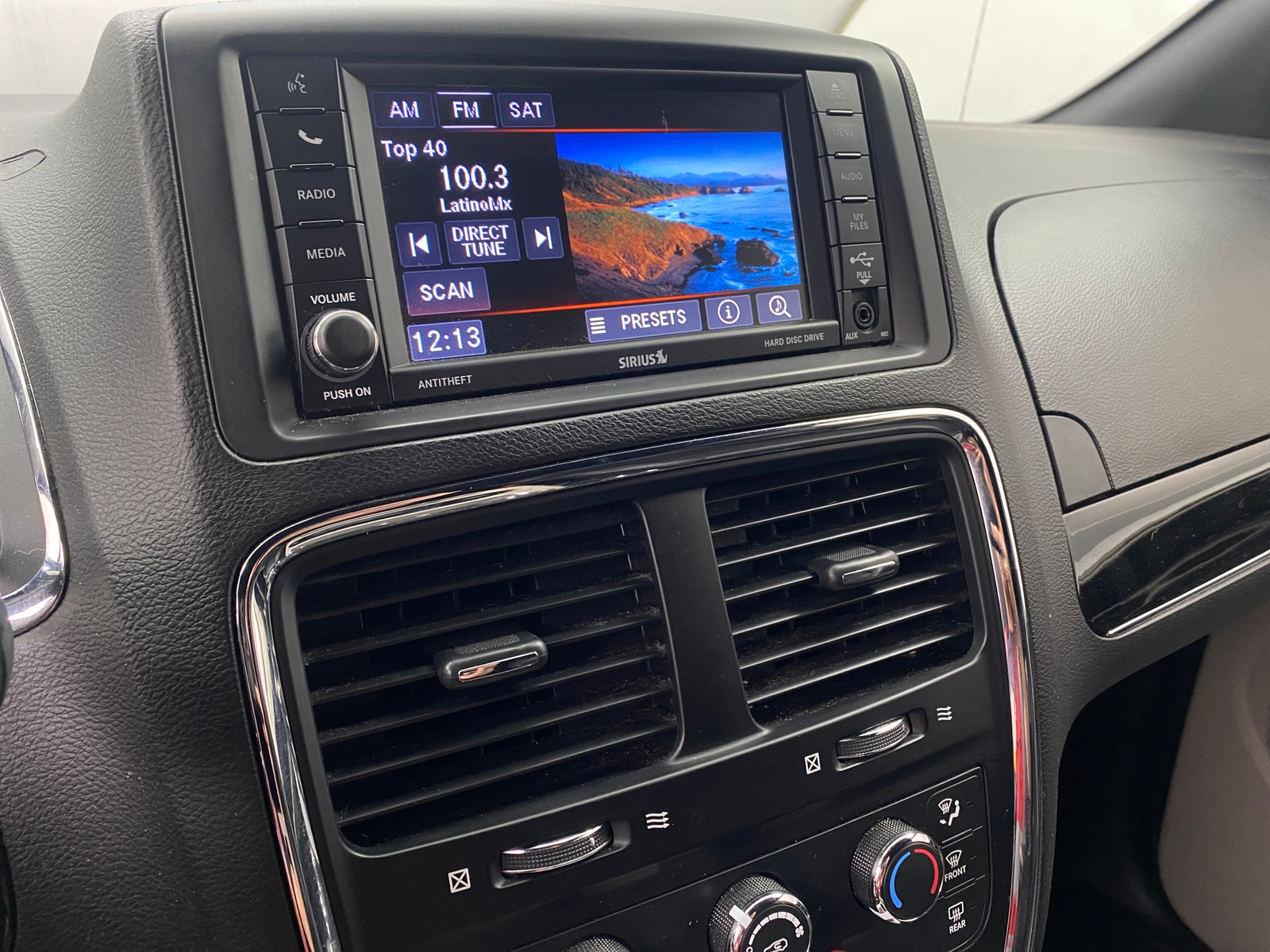 Thumbnail: 2019 Dodge Grand Caravan - 3