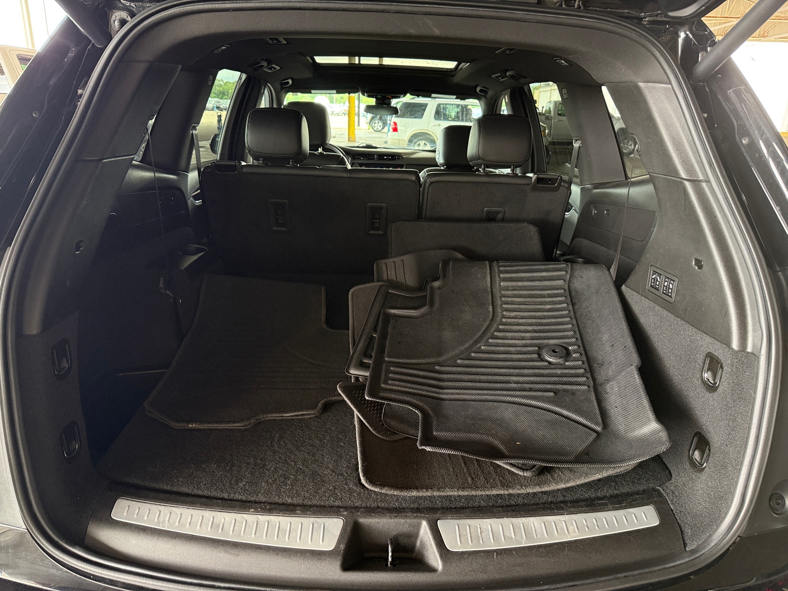 Thumbnail: 2022 Cadillac XT6 - 6