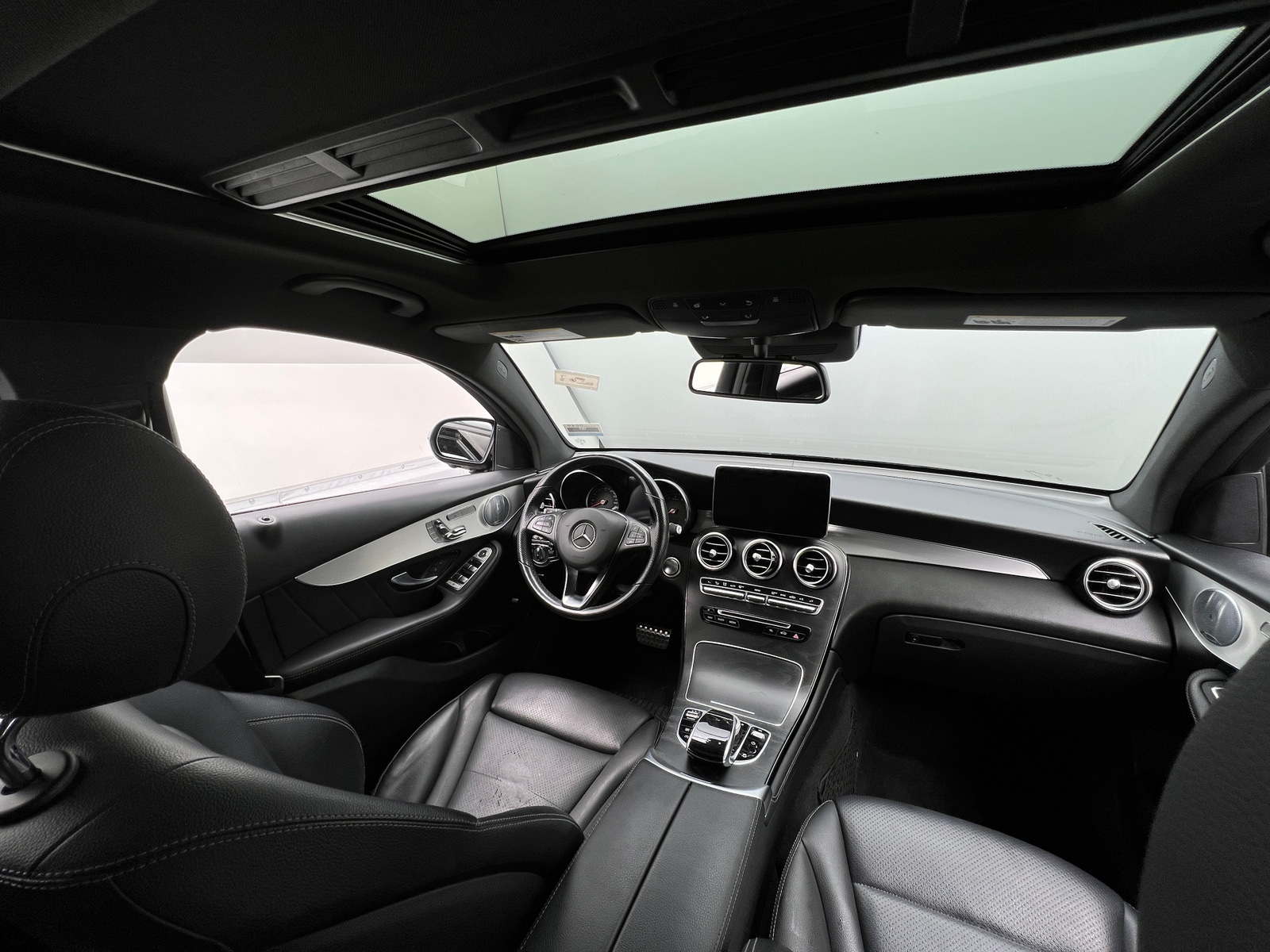Thumbnail: 2019 Mercedes-Benz GLC - 2