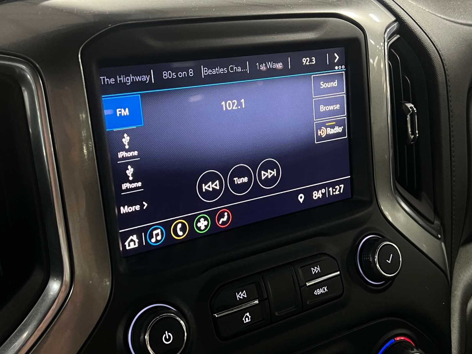 Thumbnail: 2019 Chevrolet Silverado 1500 - 4