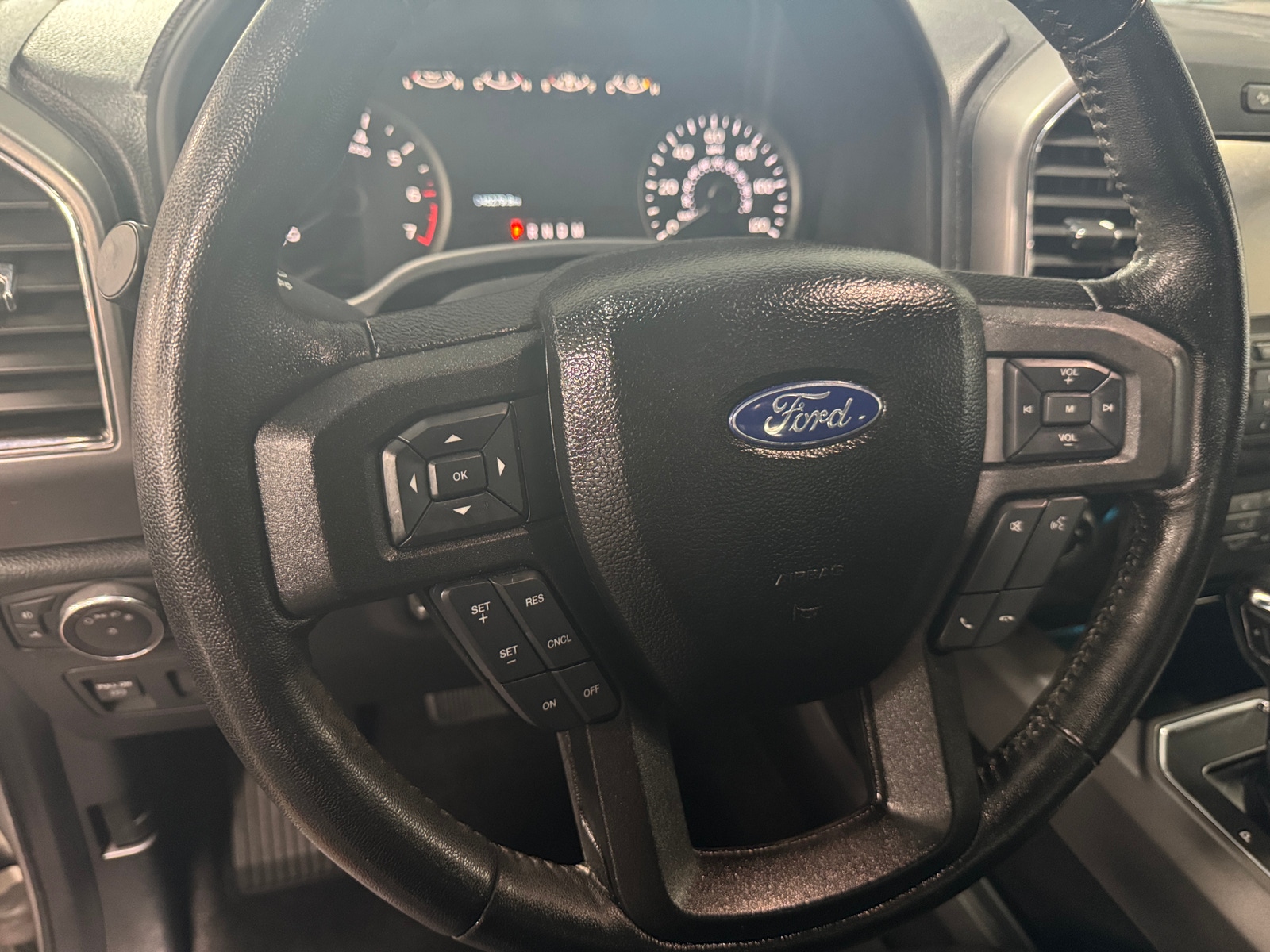 Thumbnail: 2019 Ford Econoline - 5