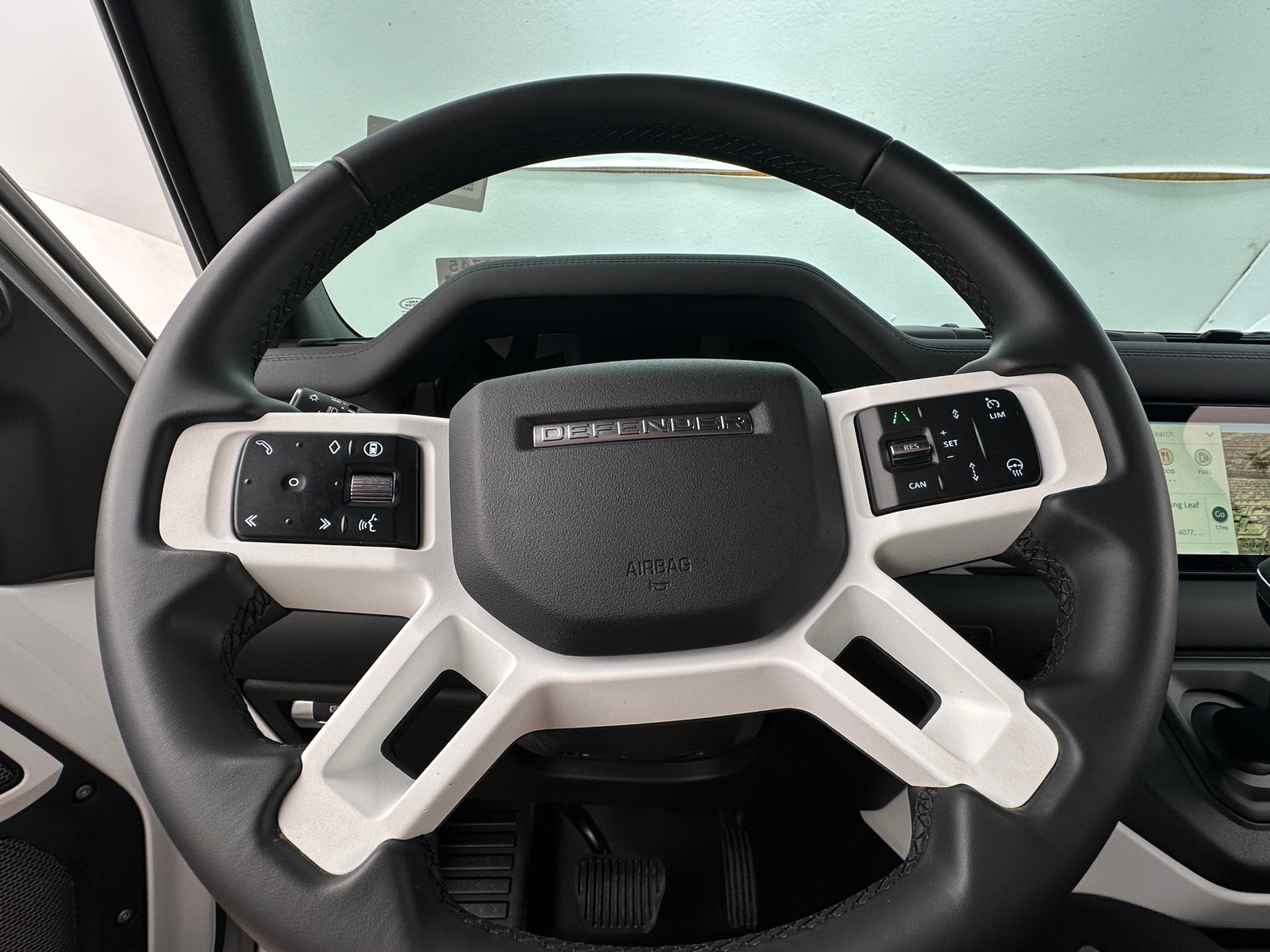 Thumbnail: 2024 Land Rover Defender - 4