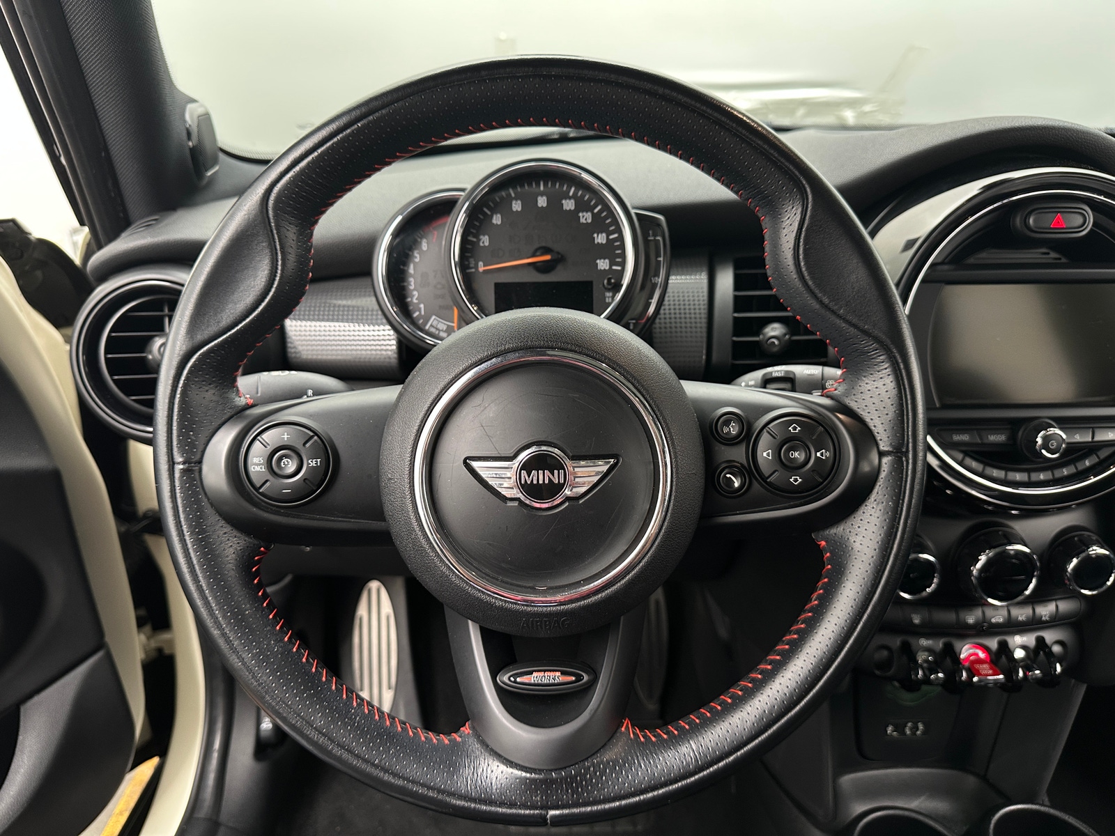 Thumbnail: 2018 MINI Cooper Hardtop - 4