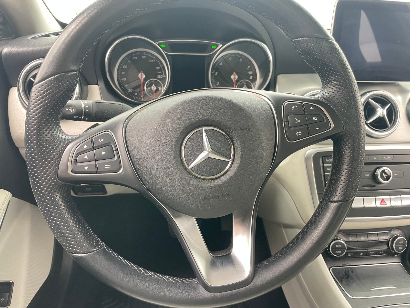 Thumbnail: 2019 Mercedes-Benz CLA - 3