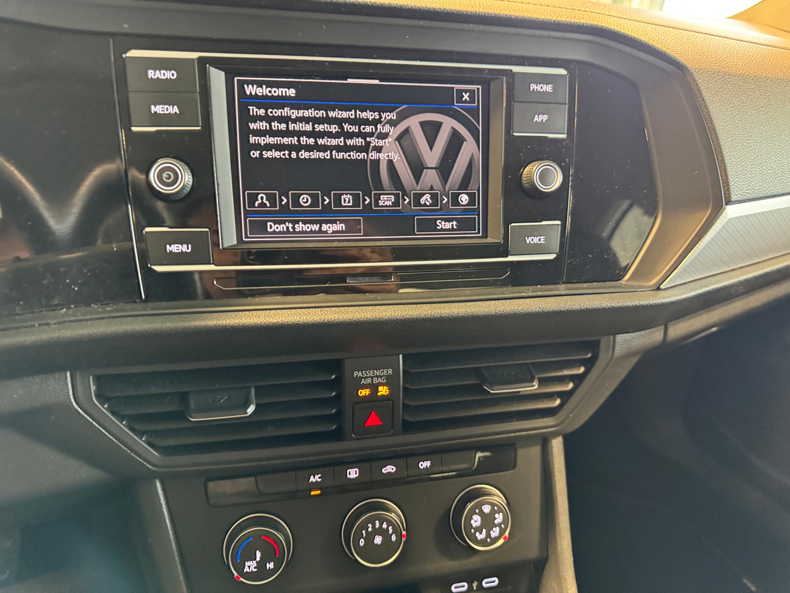 Thumbnail: 2020 Volkswagen Jetta - 4