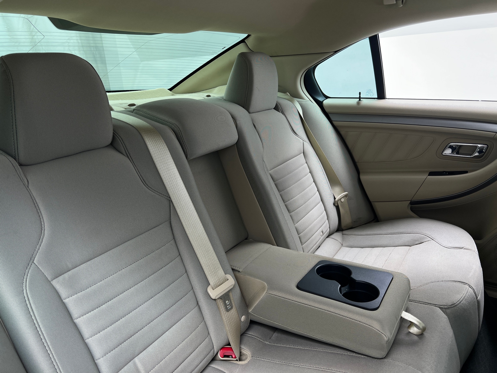 Thumbnail: 2016 Ford Taurus - 6