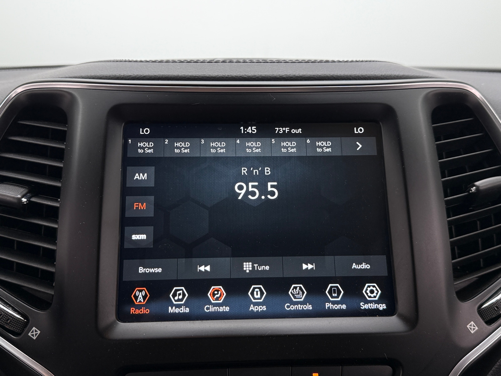 Thumbnail: 2022 Jeep Cherokee - 3
