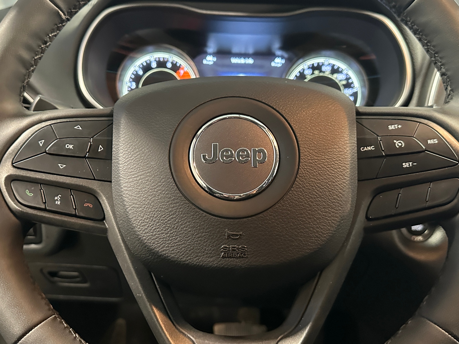 Thumbnail: 2022 Jeep Cherokee - 4