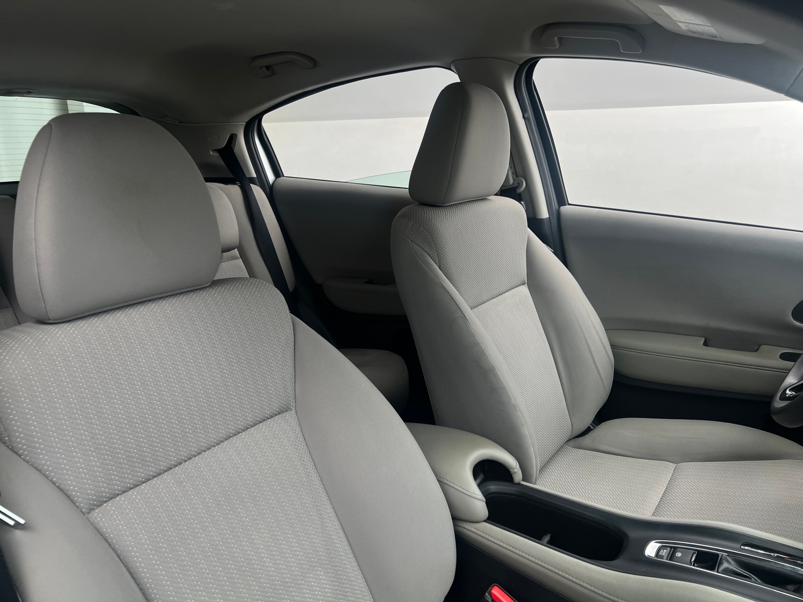 Thumbnail: 2016 Honda HR-V - 2
