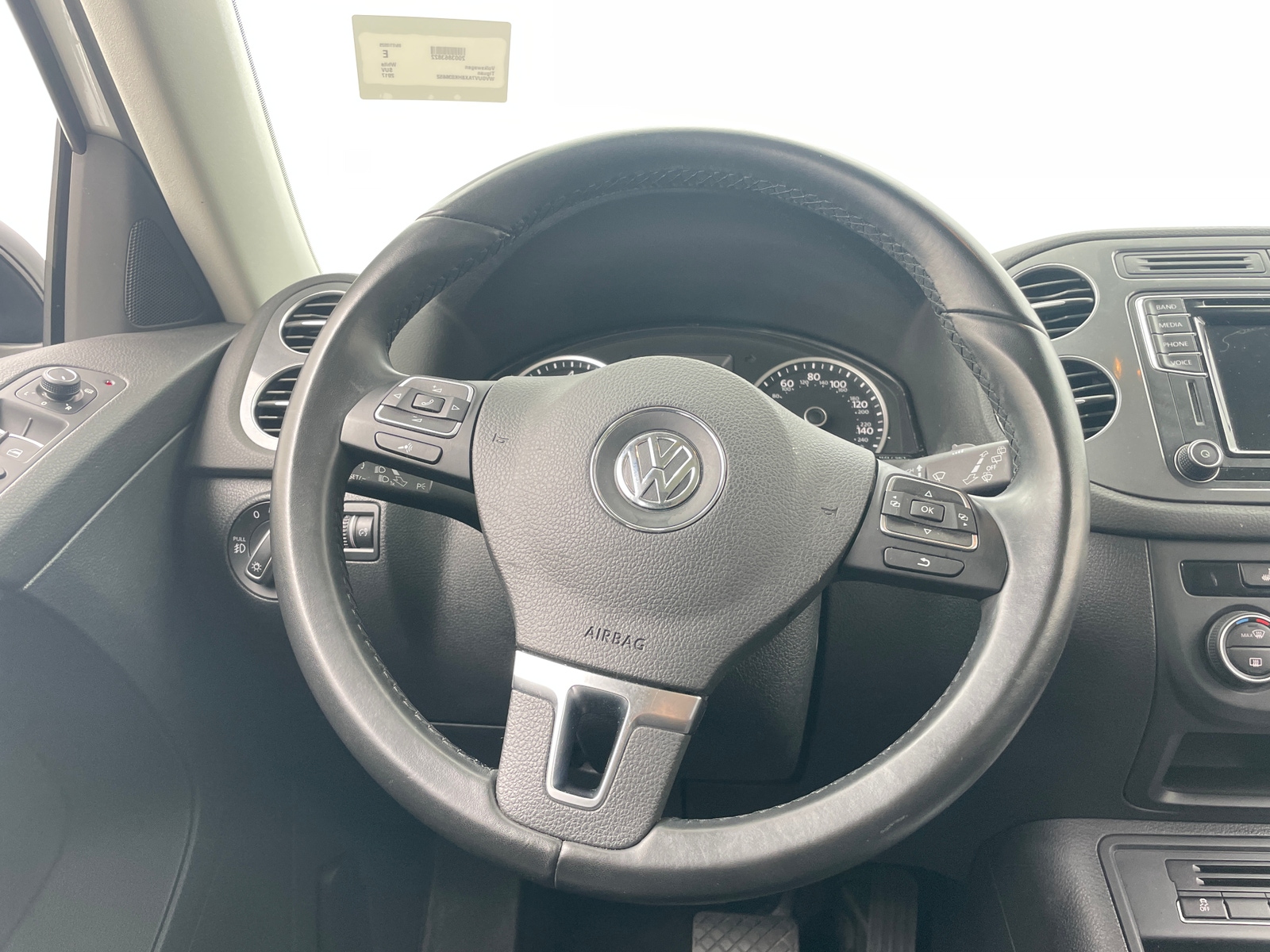 Thumbnail: 2017 Volkswagen Tiguan - 4