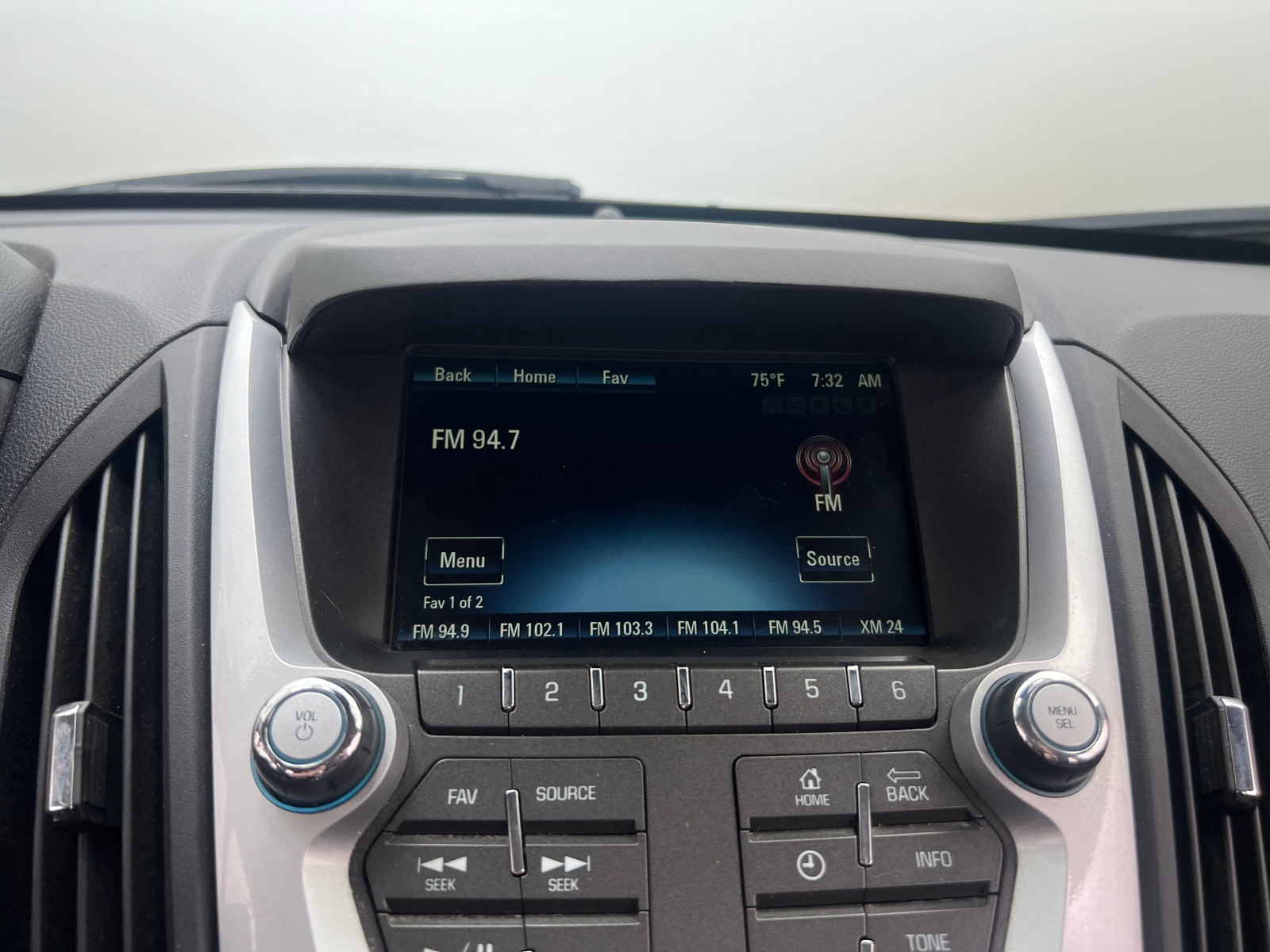 Thumbnail: 2015 Chevrolet Equinox - 4