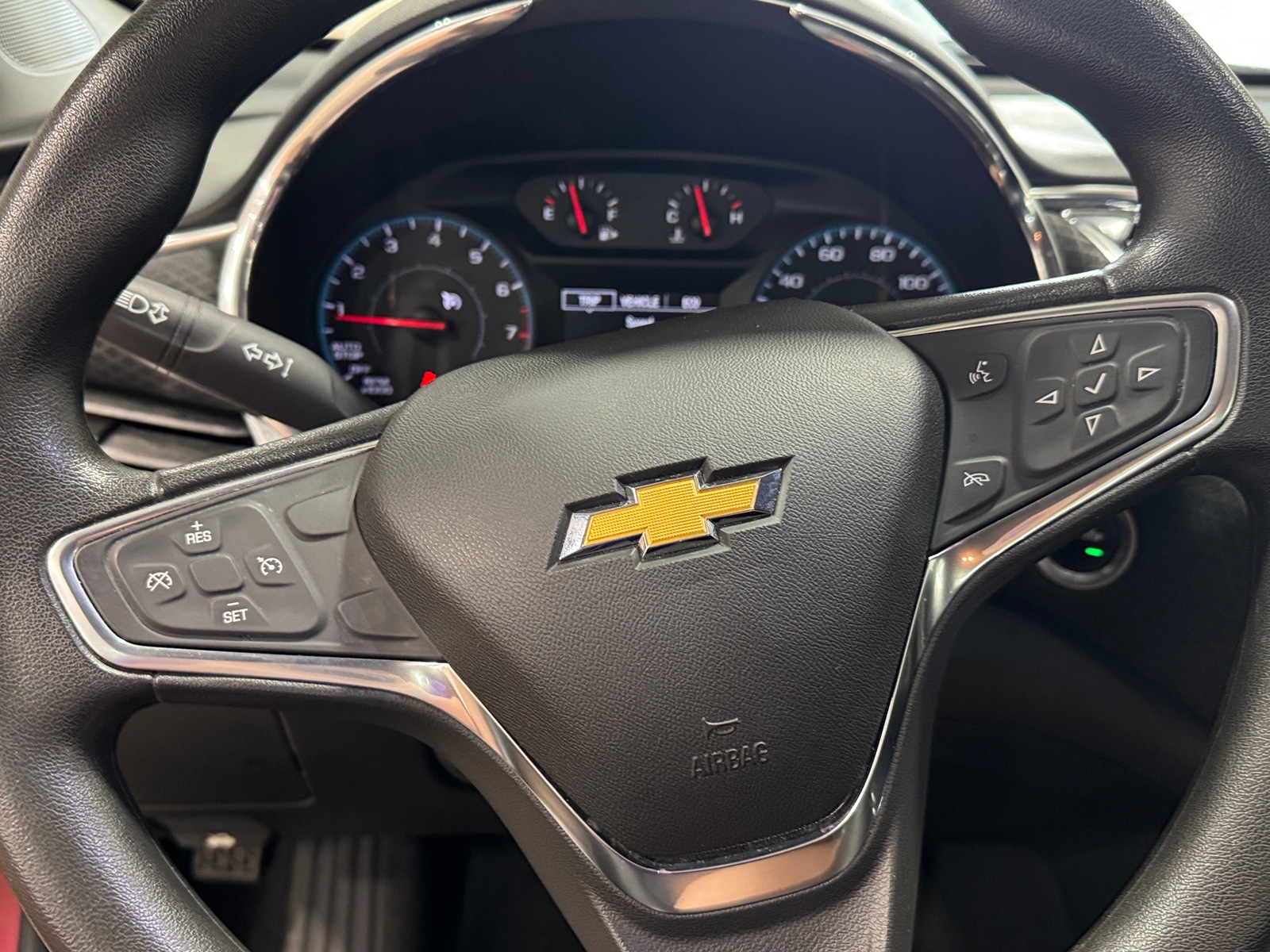 Thumbnail: 2017 Chevrolet Malibu - 5