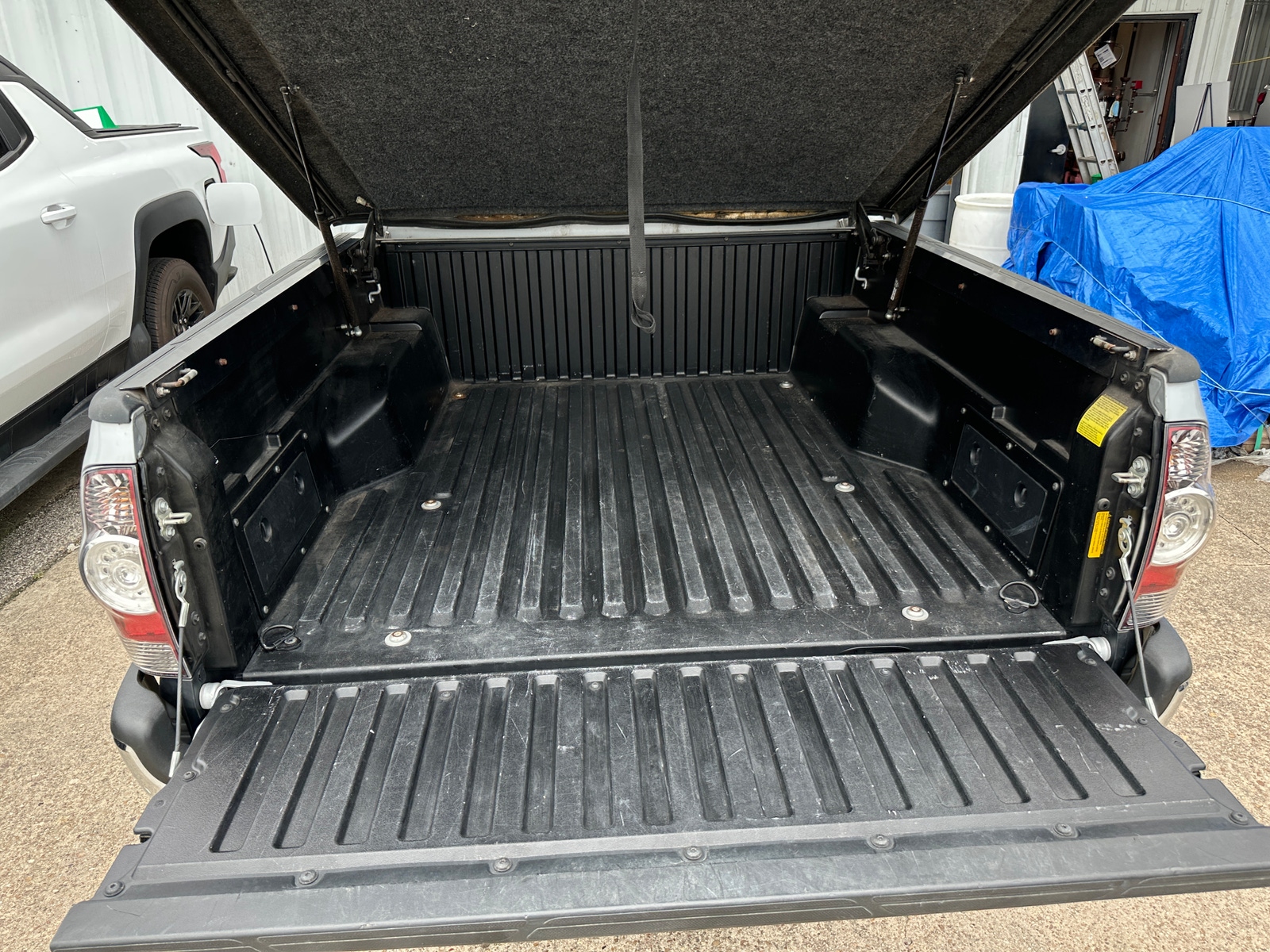 Thumbnail: 2013 Toyota Tacoma - 7