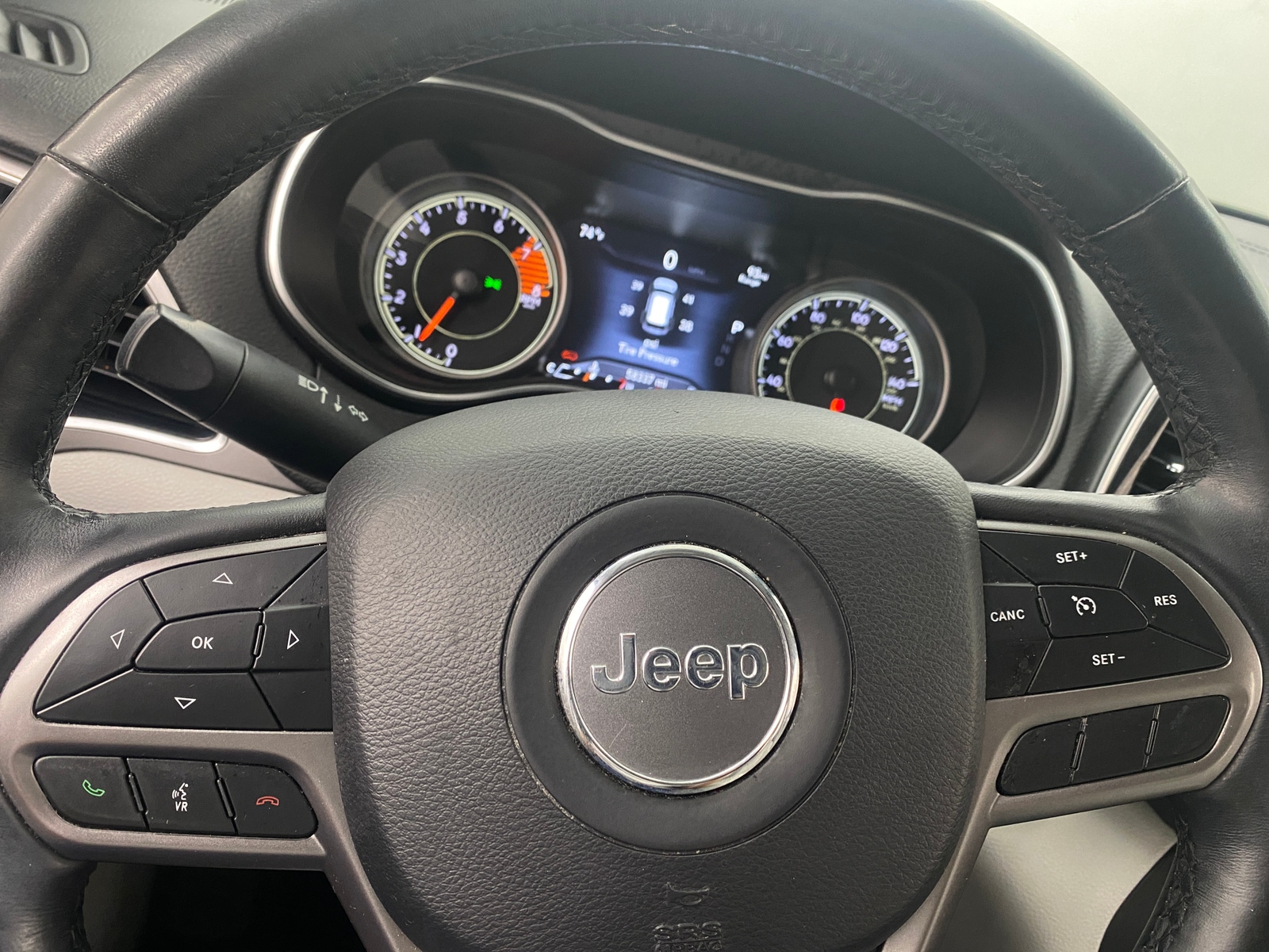 Thumbnail: 2019 Jeep Cherokee - 4