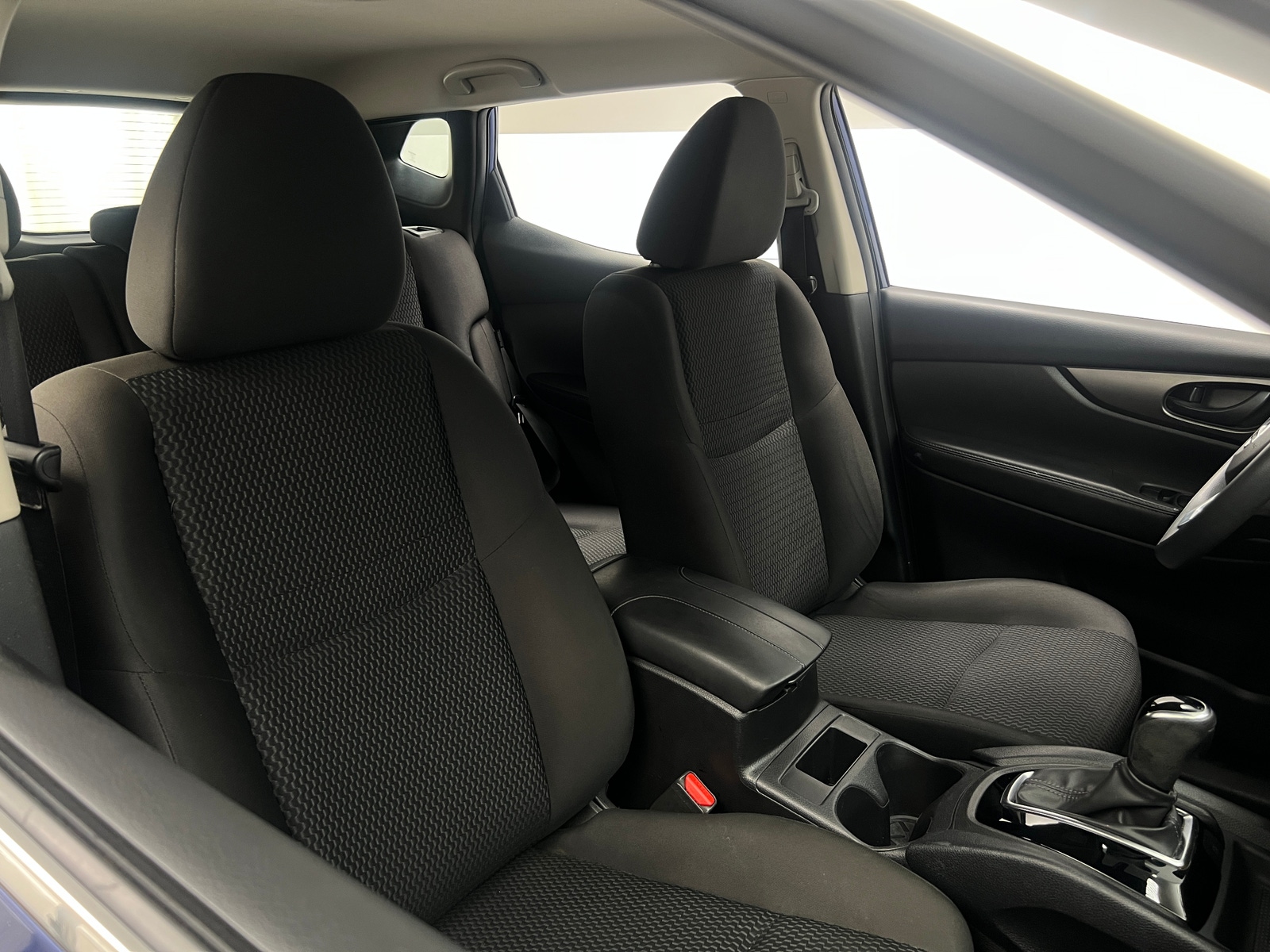 Thumbnail: 2022 Nissan Rogue Sport - 2