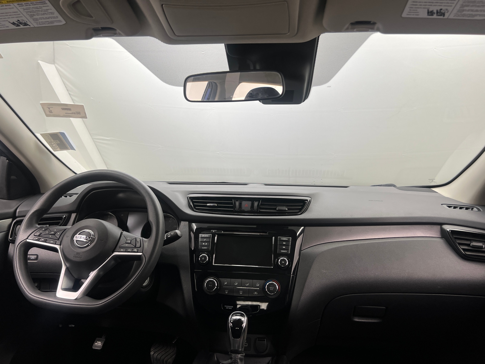 Thumbnail: 2022 Nissan Rogue Sport - 3