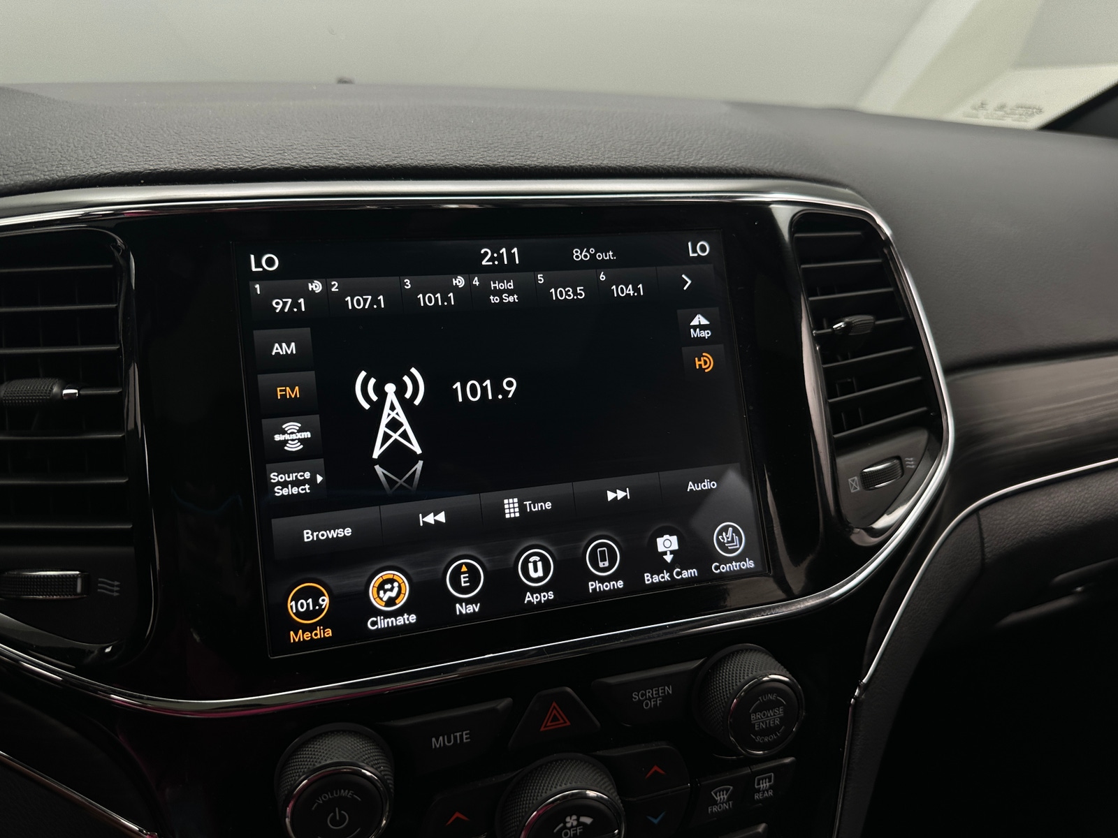 Thumbnail: 2021 Jeep Grand Cherokee - 3