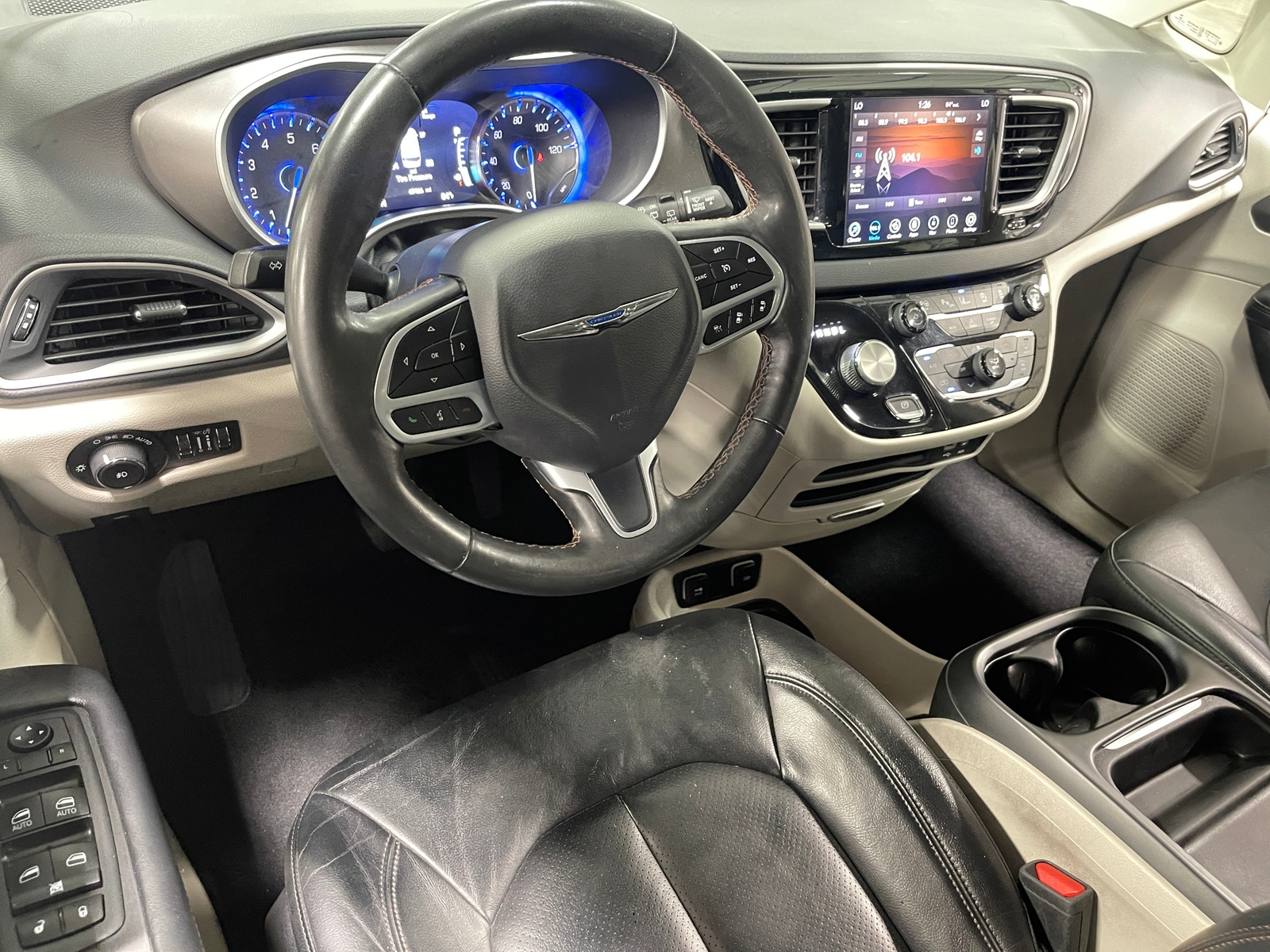 Thumbnail: 2020 Chrysler Pacifica - 2