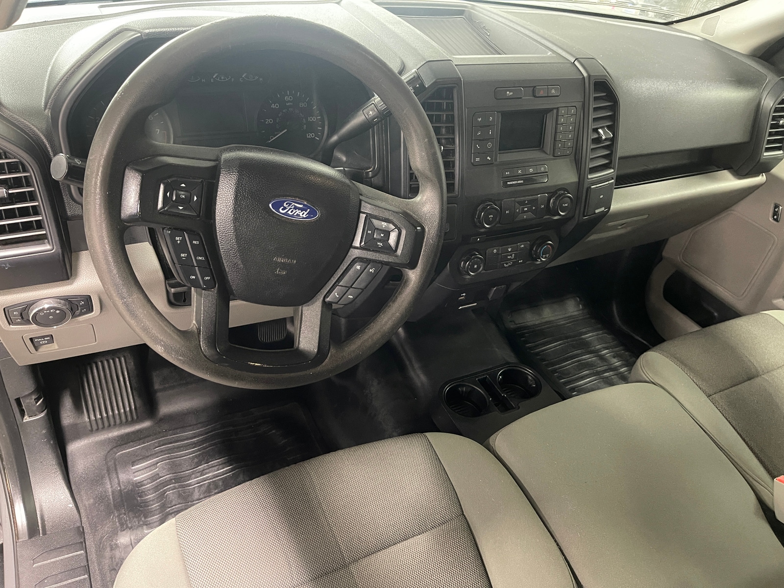 Thumbnail: 2018 Ford Econoline - 3