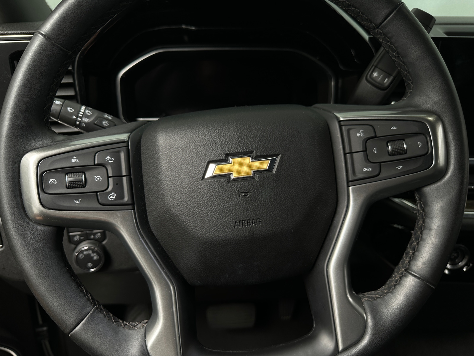 Thumbnail: 2023 Chevrolet Silverado 1500 - 5