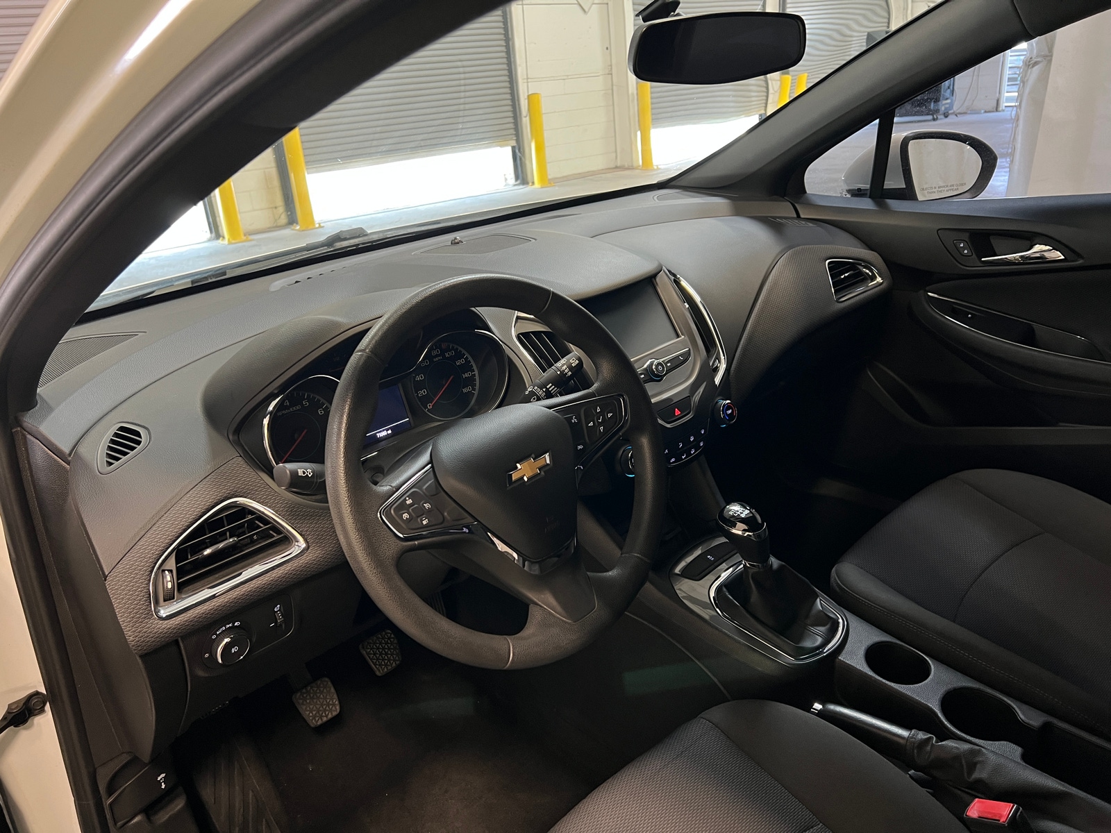 Thumbnail: 2018 Chevrolet Cruze - 3