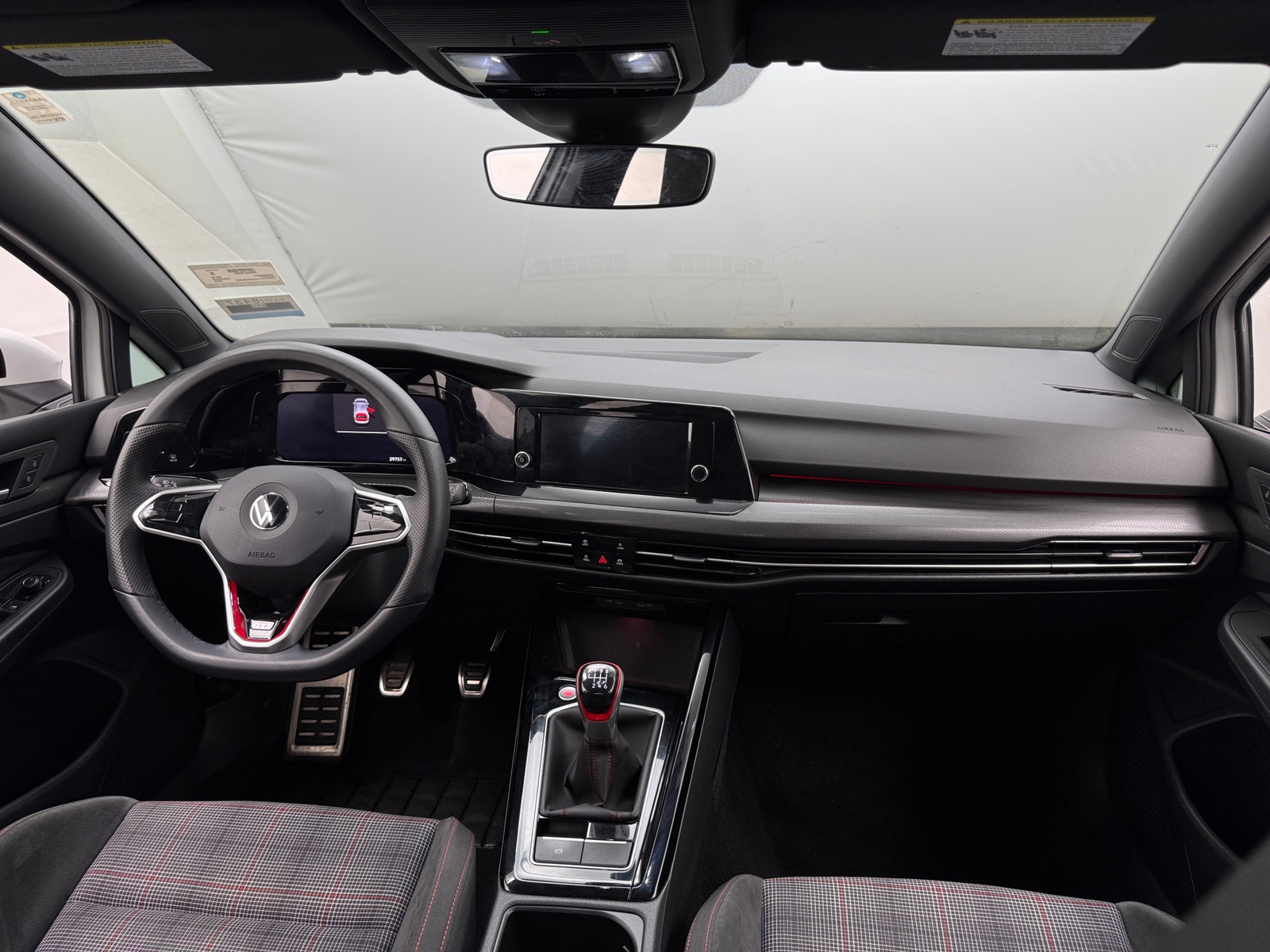 Thumbnail: 2023 Volkswagen Golf - 3