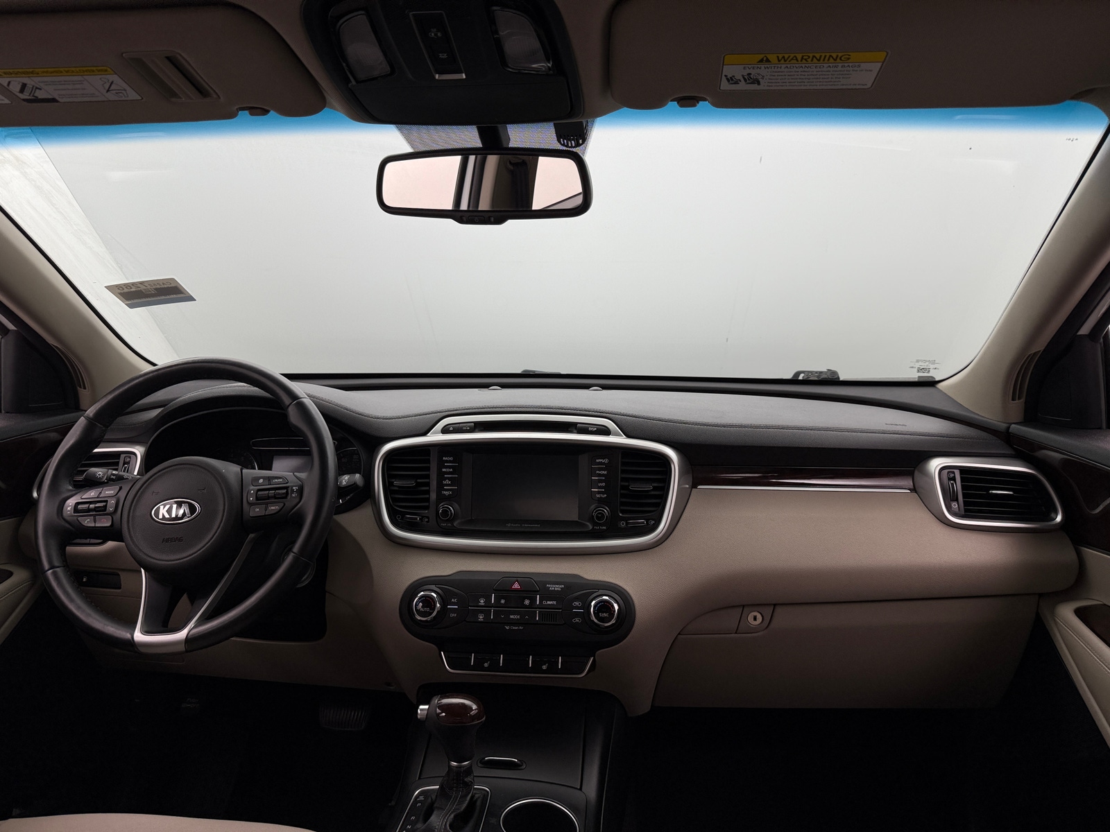 Thumbnail: 2017 Kia Sorento - 3