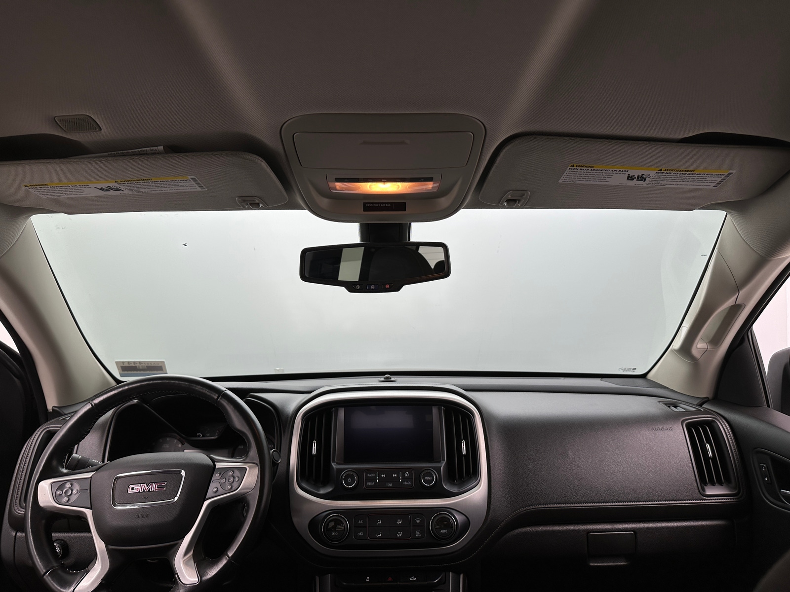 Thumbnail: 2016 GMC Canyon - 3