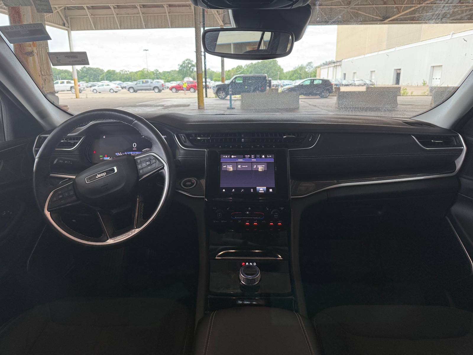 Thumbnail: 2022 Jeep Grand Cherokee L - 3