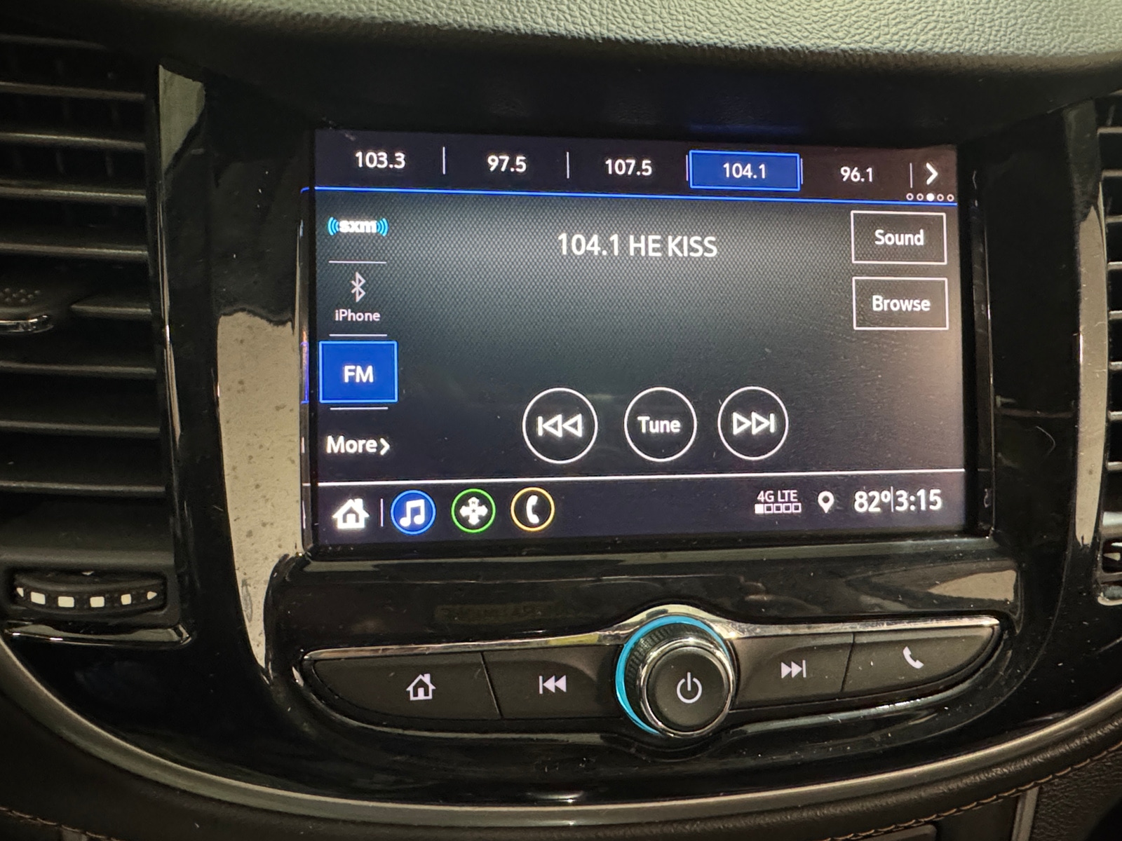 Thumbnail: 2021 Chevrolet Trax - 4