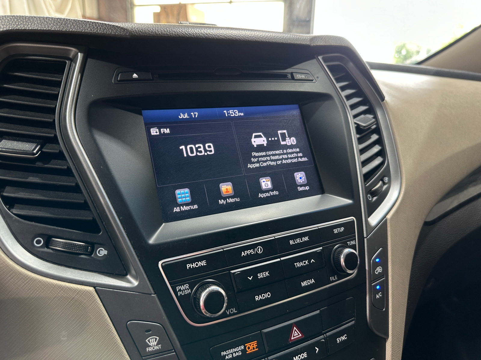 Thumbnail: 2017 Hyundai Santa Fe - 4