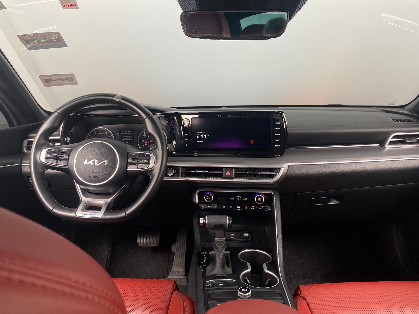 Thumbnail: 2023 Kia K5 - 2
