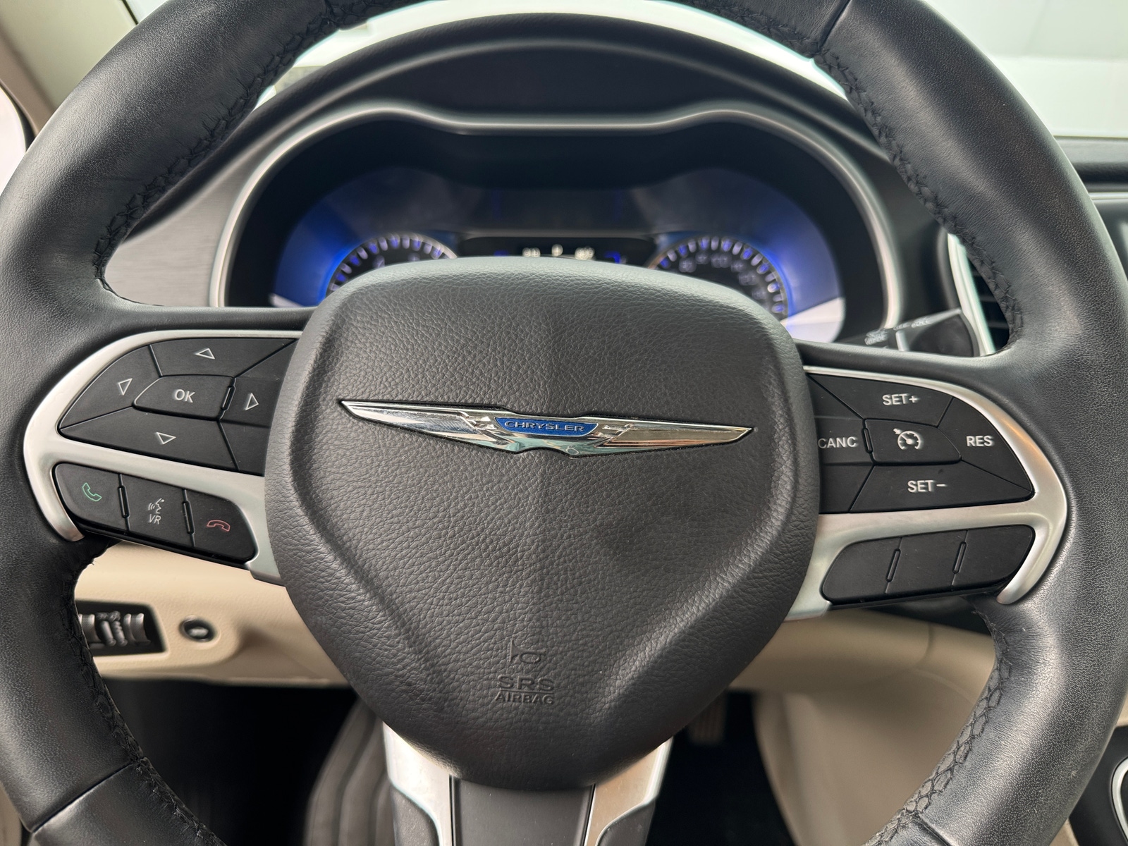 Thumbnail: 2016 Chrysler 200 - 5