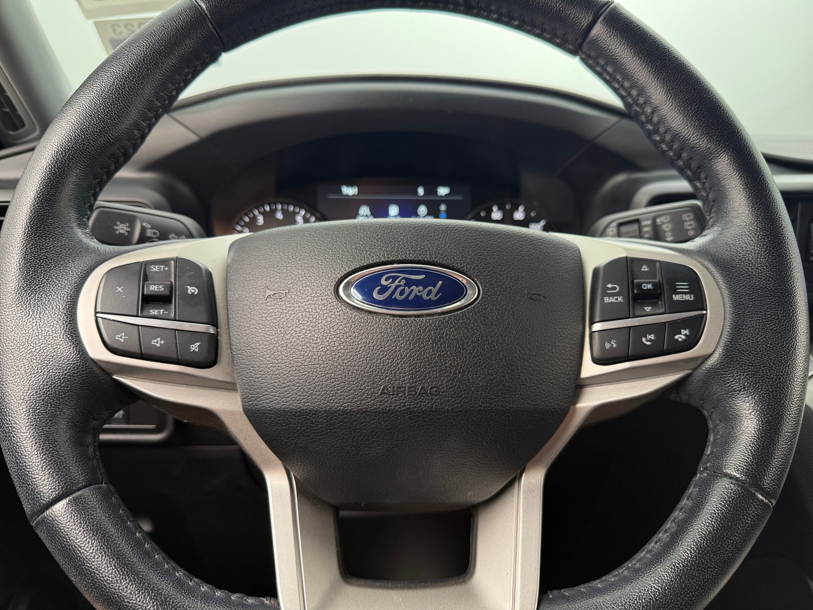 Thumbnail: 2021 Ford Explorer - 5