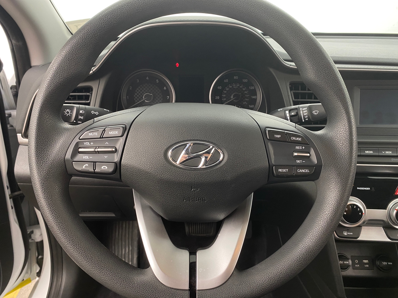 Thumbnail: 2019 Hyundai Elantra - 5