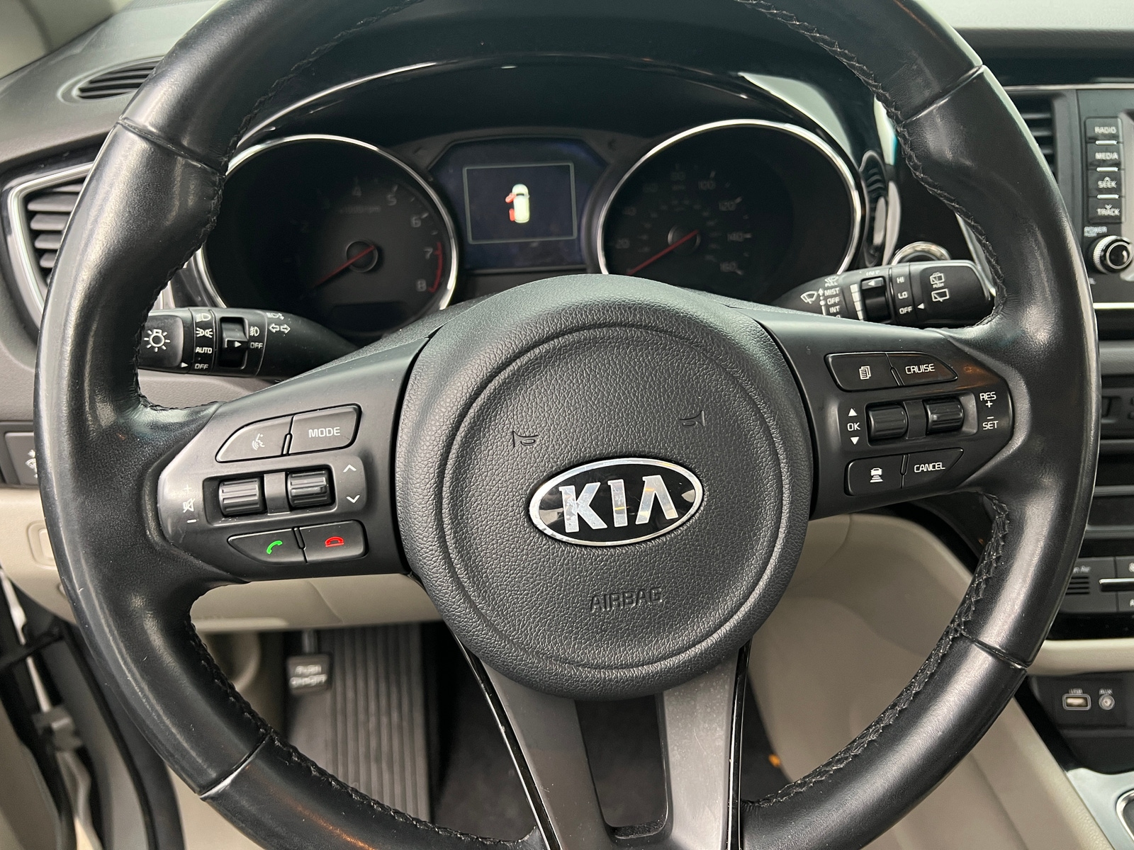 Thumbnail: 2017 Kia Sedona - 4