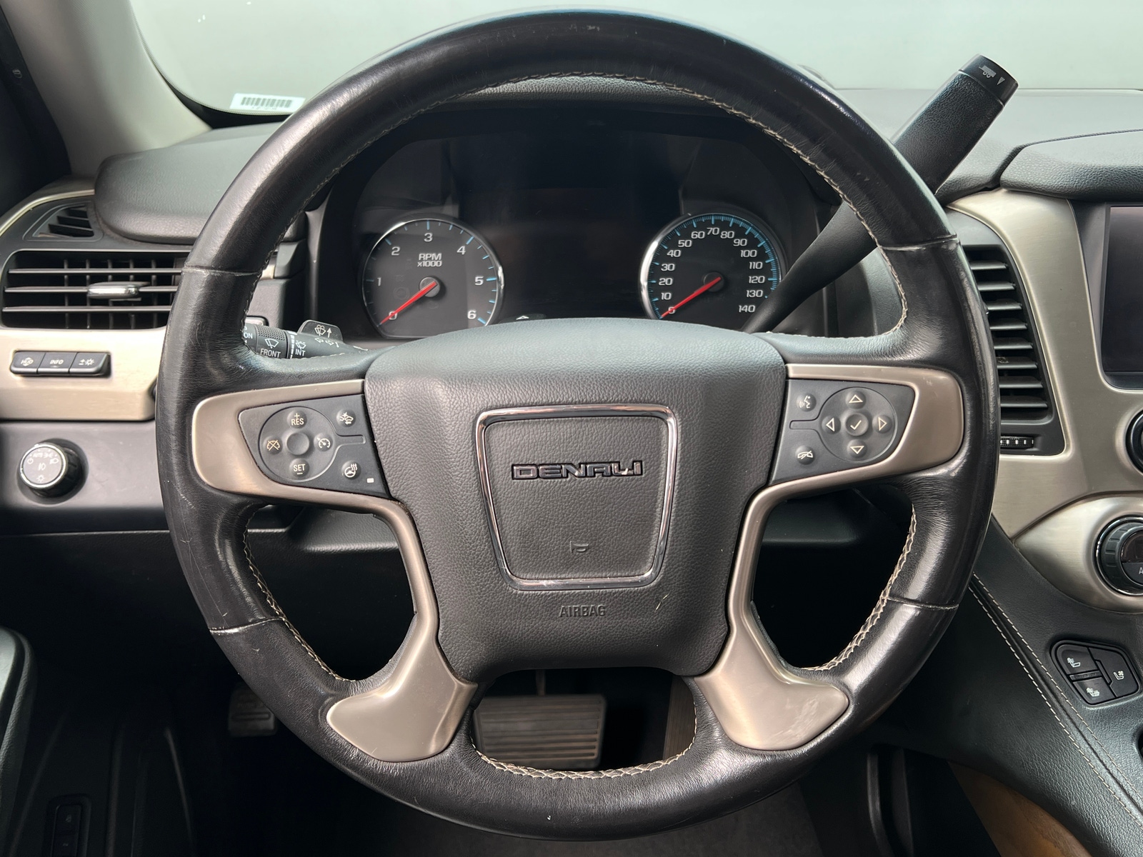 Thumbnail: 2019 GMC Yukon XL - 4
