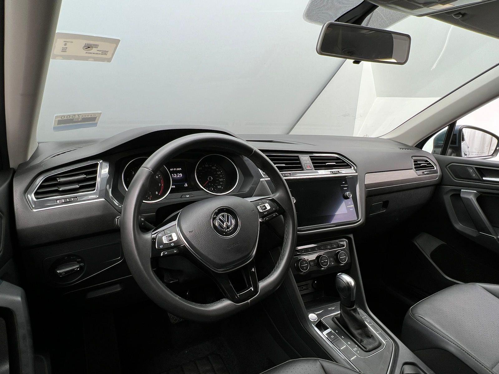 Thumbnail: 2020 Volkswagen Tiguan - 2