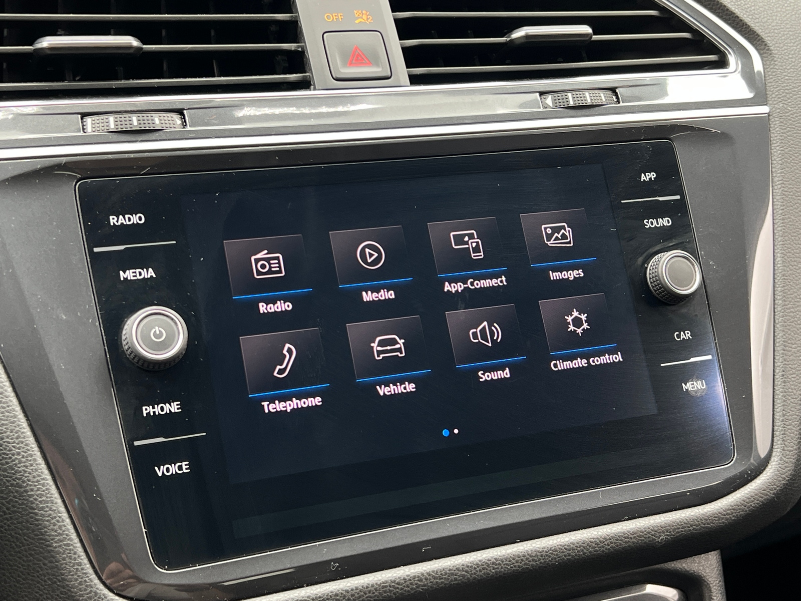 Thumbnail: 2020 Volkswagen Tiguan - 3