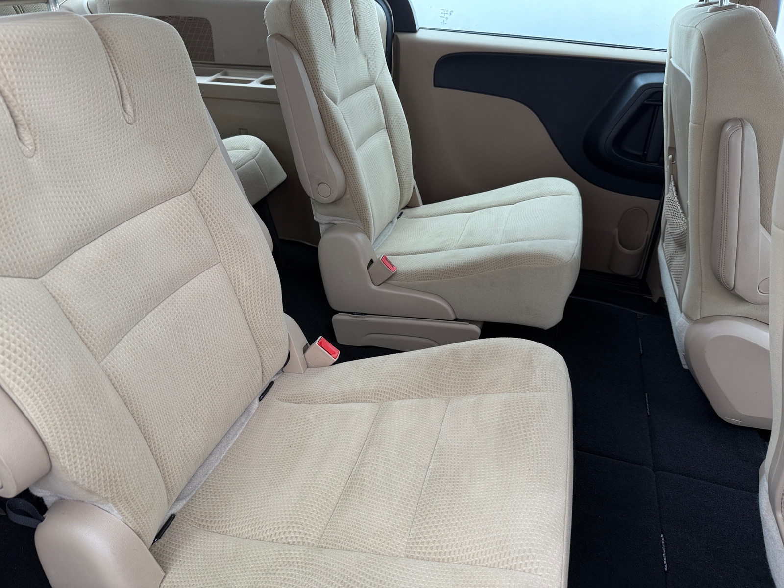 Thumbnail: 2016 Dodge Grand Caravan - 6