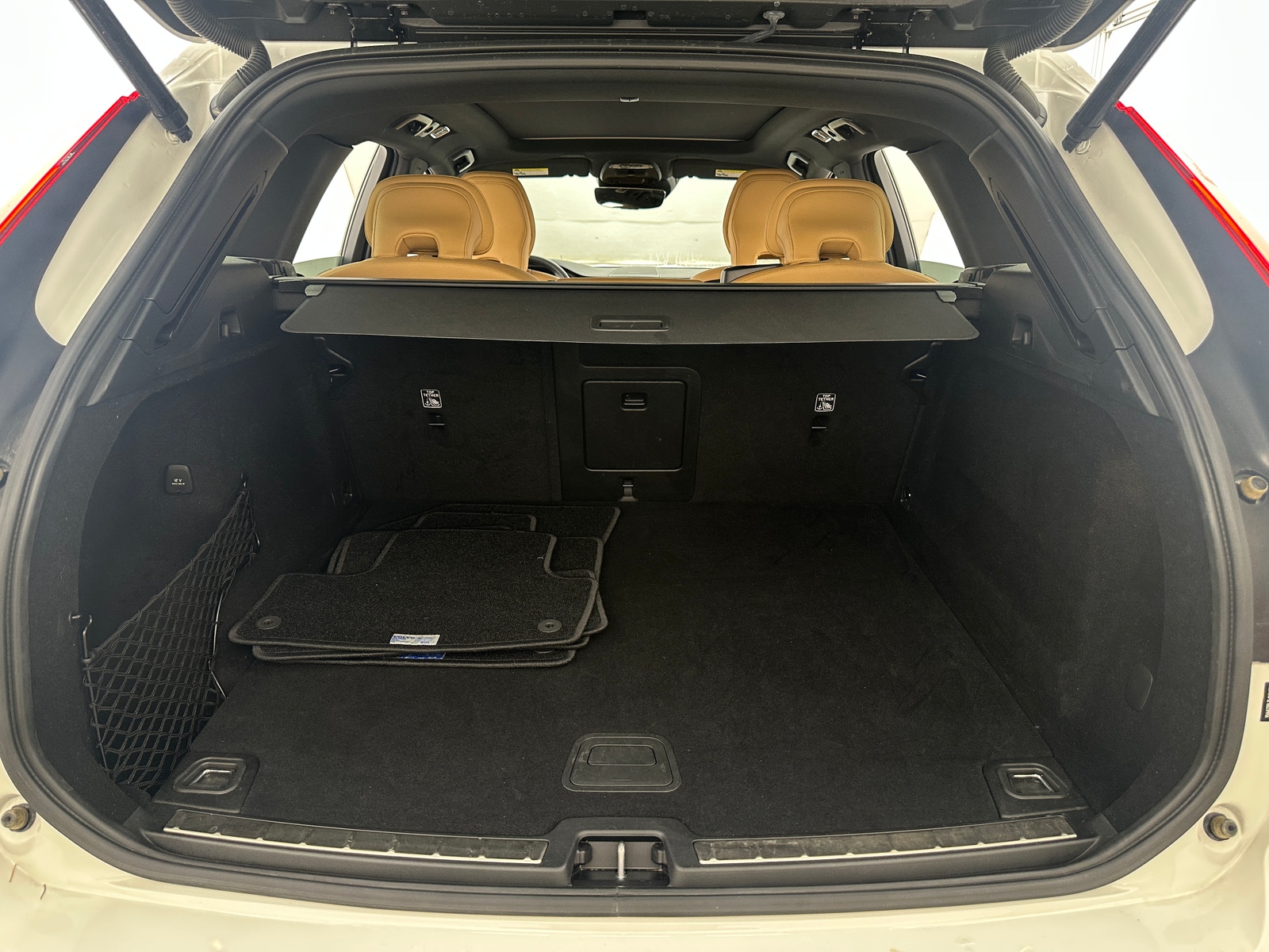 Thumbnail: 2020 Volvo XC60 - 6