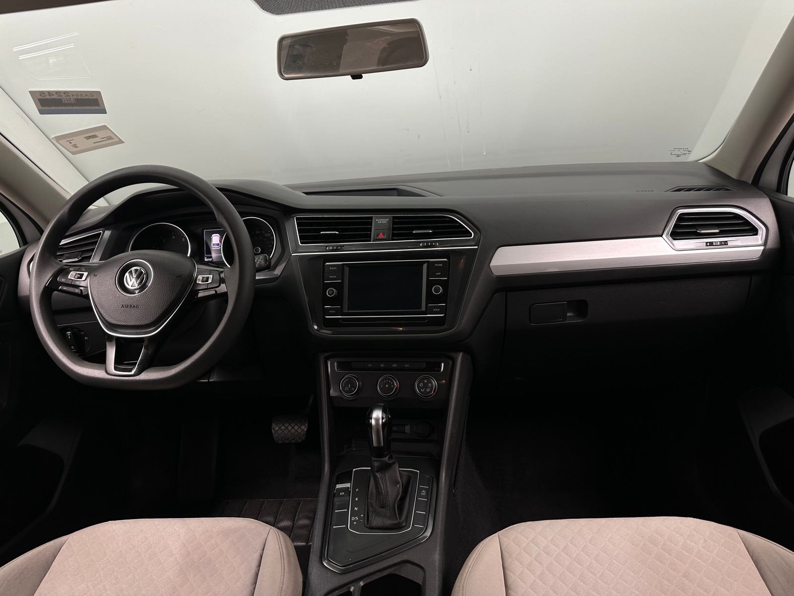 Thumbnail: 2021 Volkswagen Tiguan - 3