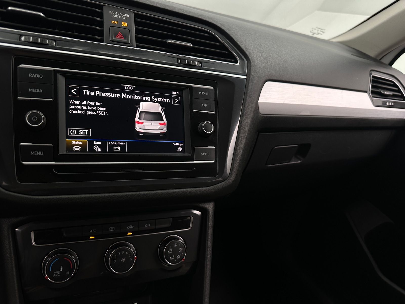 Thumbnail: 2021 Volkswagen Tiguan - 4