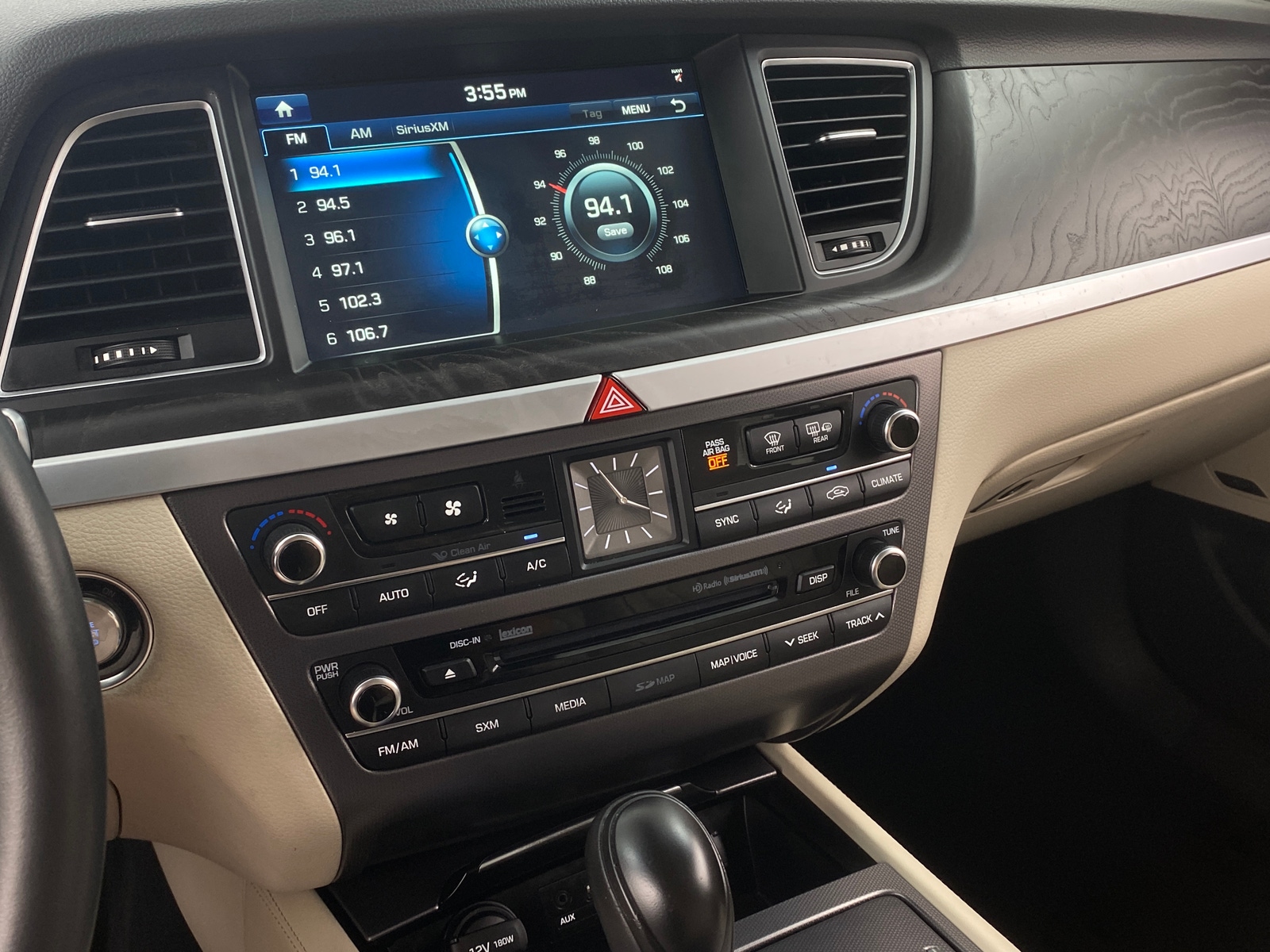 Thumbnail: 2015 Hyundai Genesis - 3