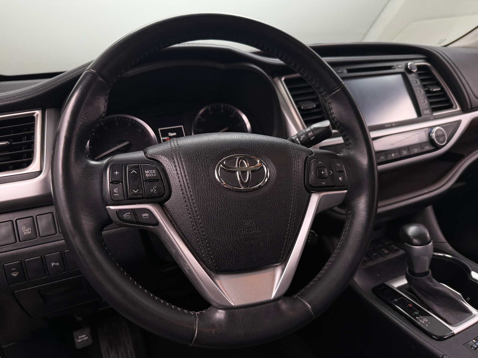 Thumbnail: 2015 Toyota Highlander - 4