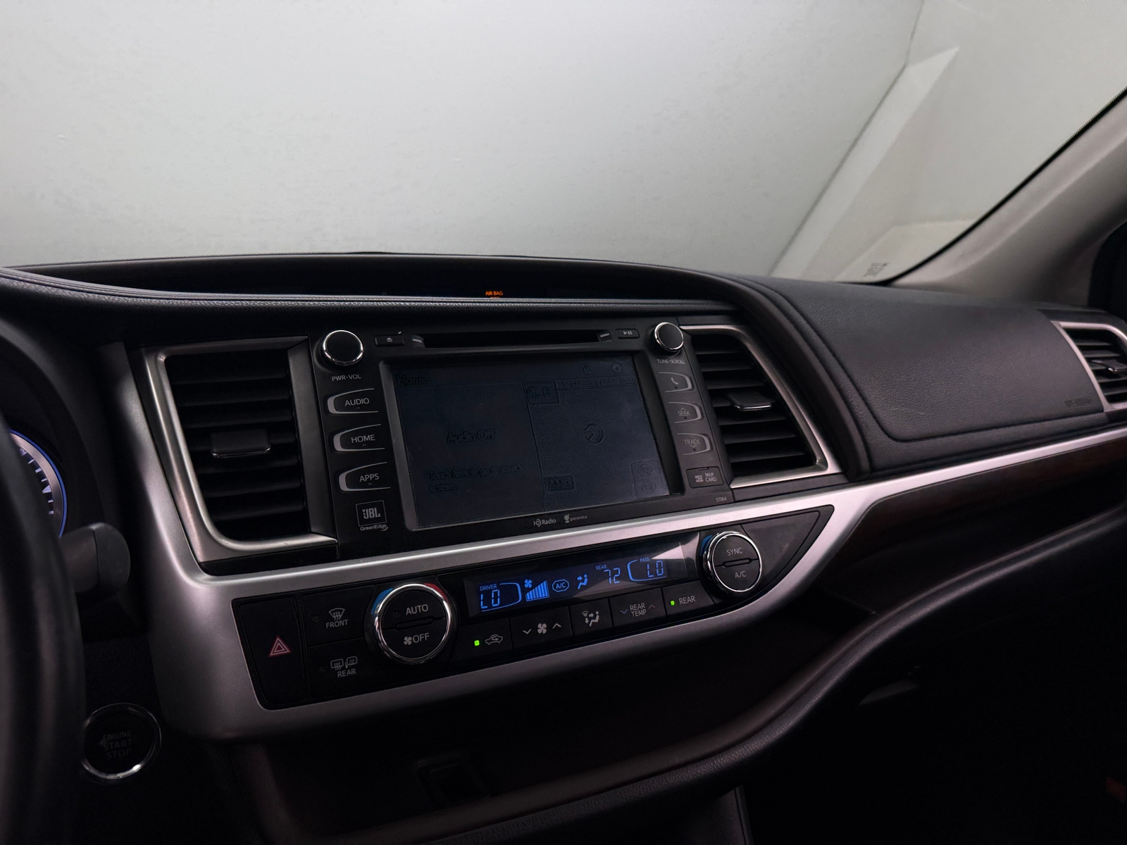 Thumbnail: 2015 Toyota Highlander - 3
