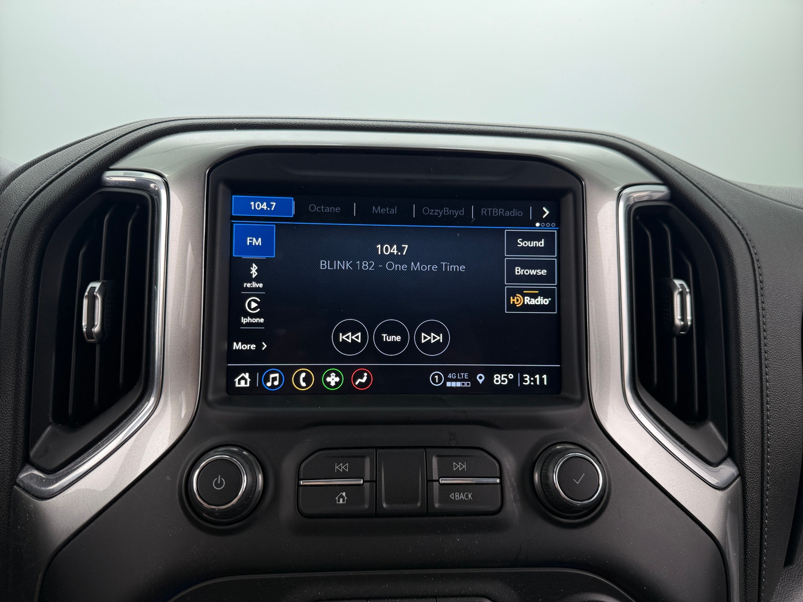 Thumbnail: 2021 Chevrolet Silverado 1500 - 4