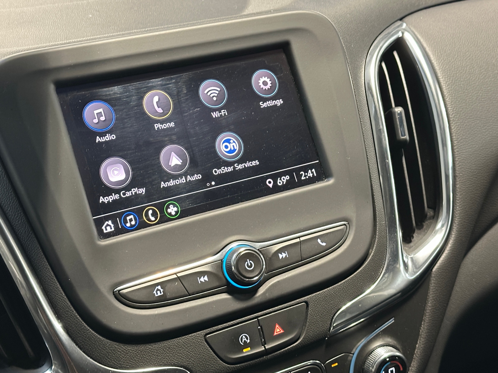 Thumbnail: 2022 Chevrolet Equinox - 4